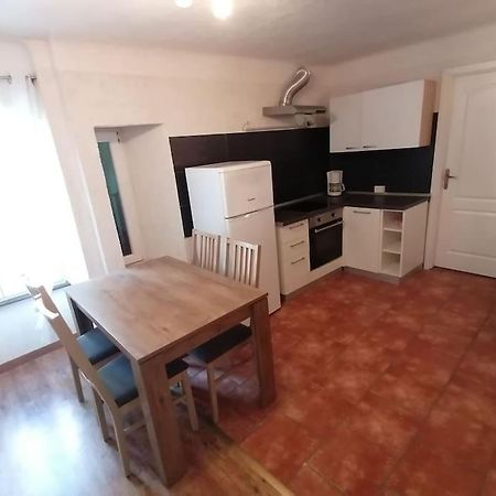 Apartment In Laurana Esterno foto